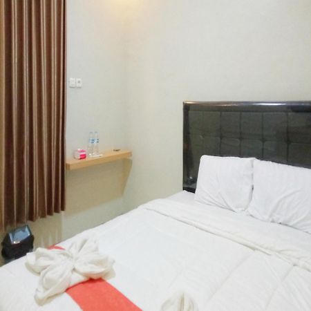 Rifal Inn Mitra Reddoorz Tegal  Esterno foto