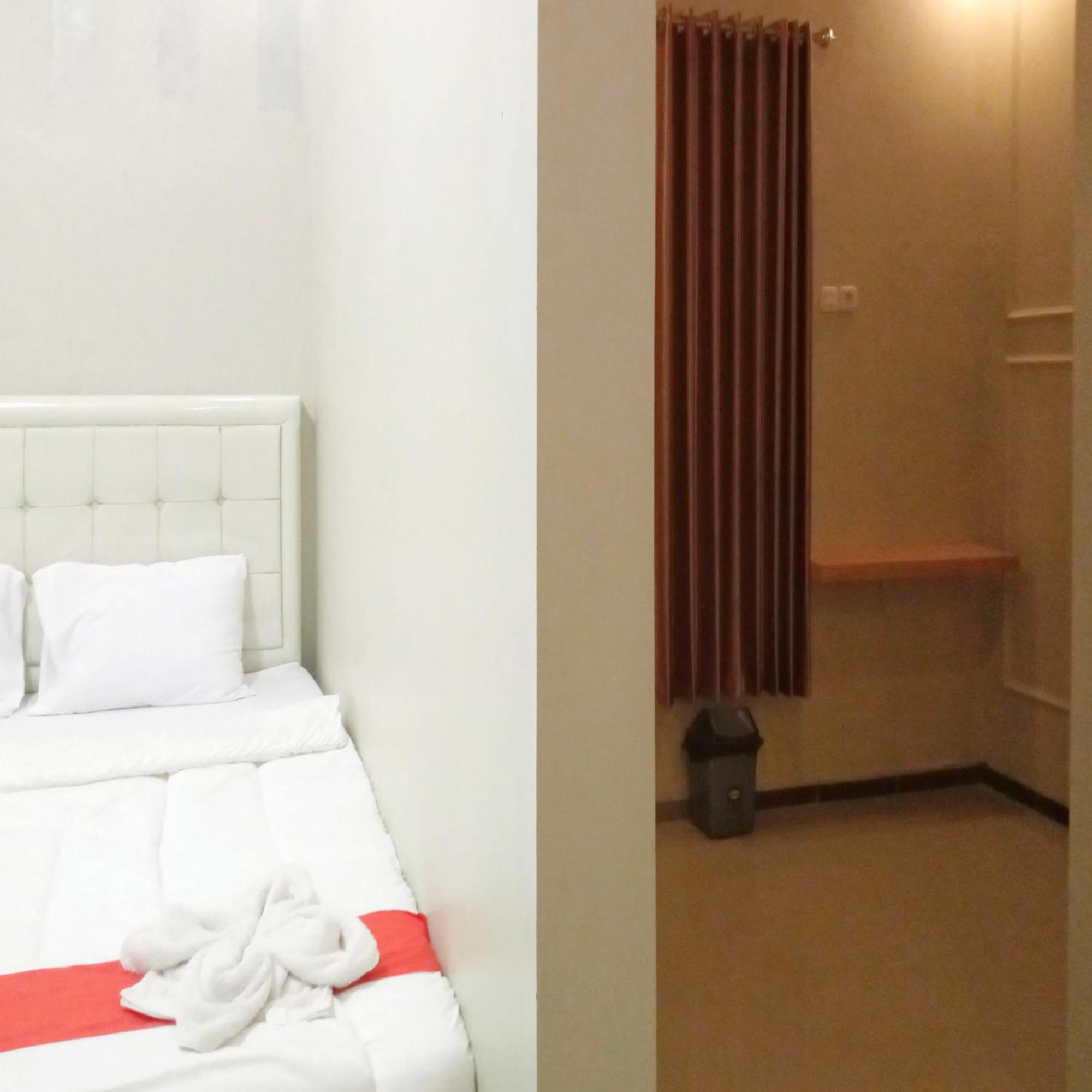 Rifal Inn Mitra Reddoorz Tegal  Esterno foto