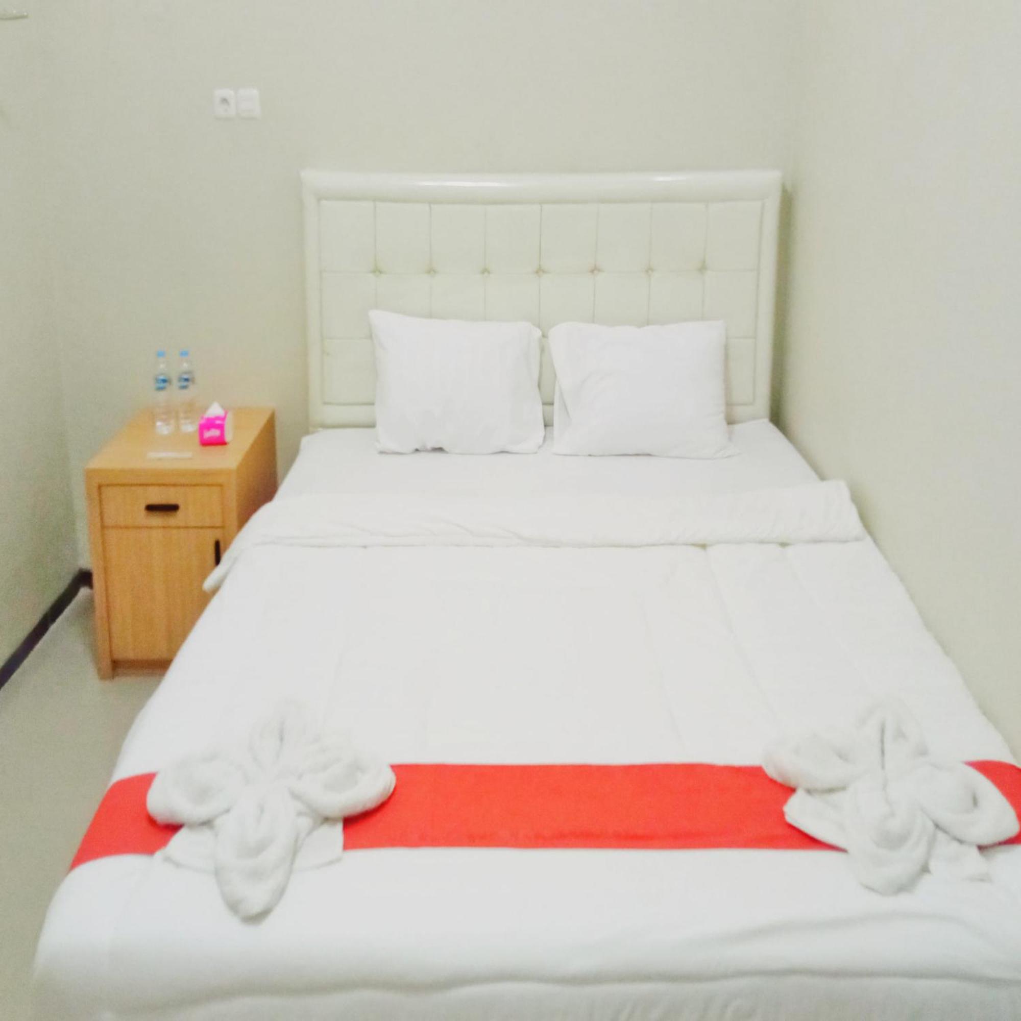 Rifal Inn Mitra Reddoorz Tegal  Esterno foto