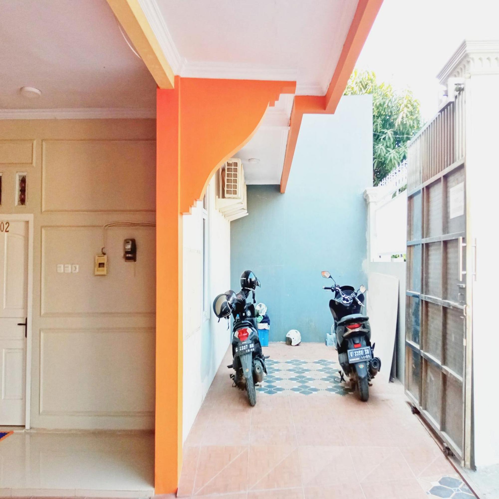 Rifal Inn Mitra Reddoorz Tegal  Esterno foto