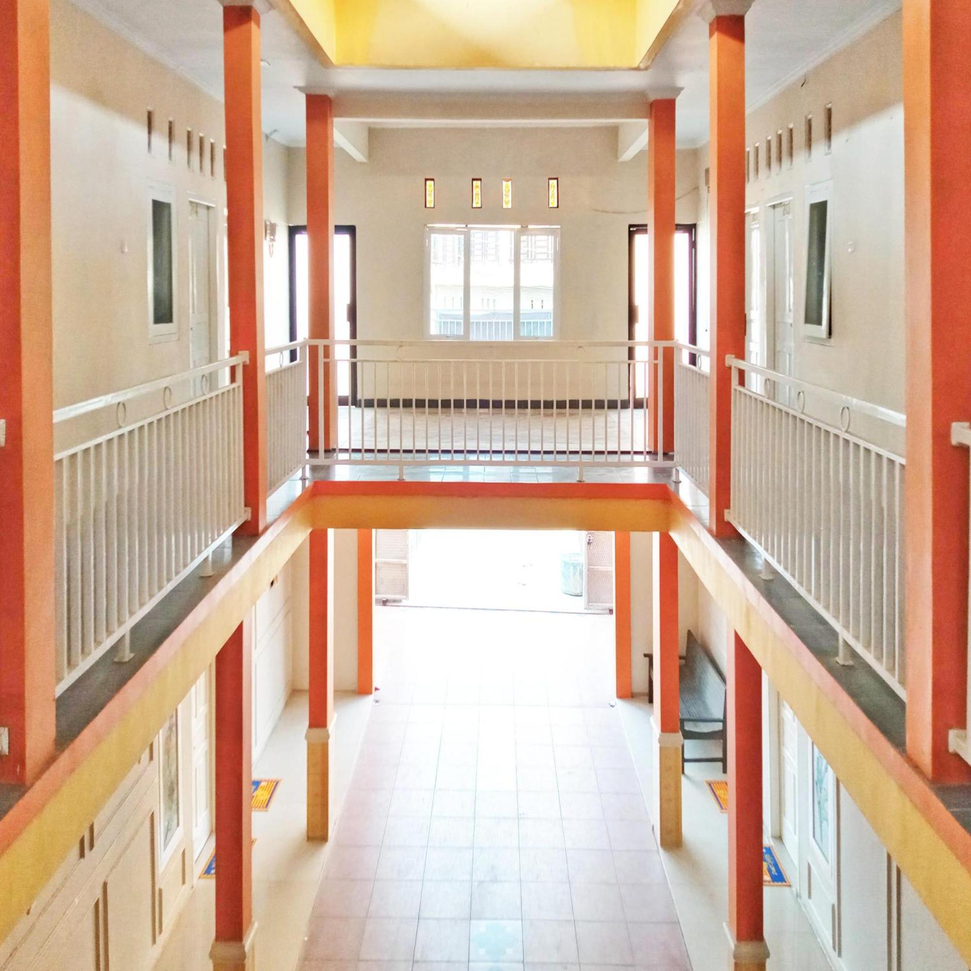 Rifal Inn Mitra Reddoorz Tegal  Esterno foto